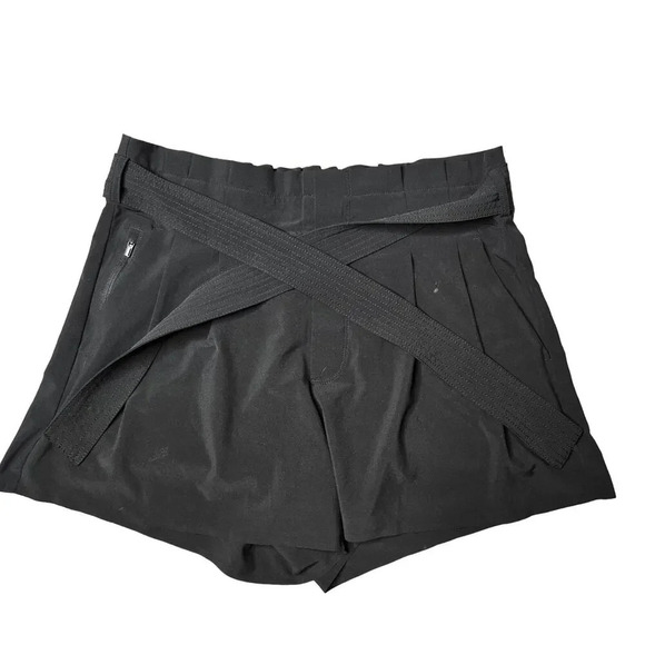 Athelta Skyline Short II Black - Picture 2 of 8
